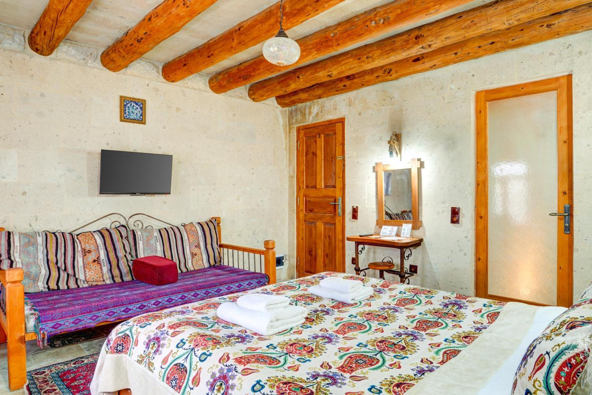Bed and Breakfast Atax Cave House Аванос Экстерьер фото