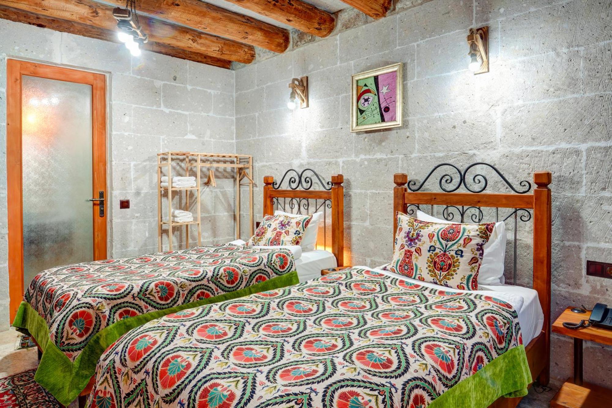 Bed and Breakfast Atax Cave House Аванос Экстерьер фото