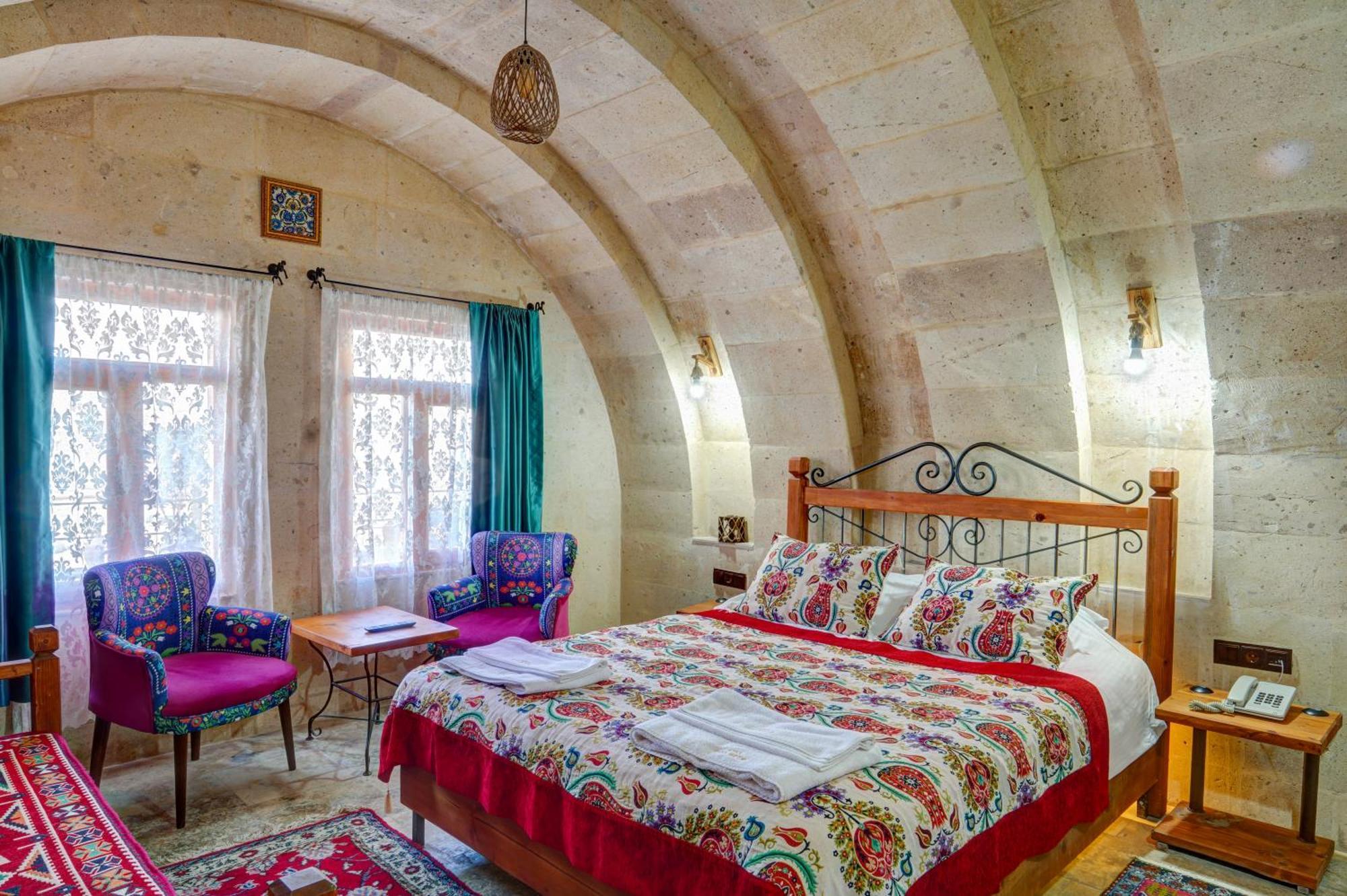 Bed and Breakfast Atax Cave House Аванос Экстерьер фото
