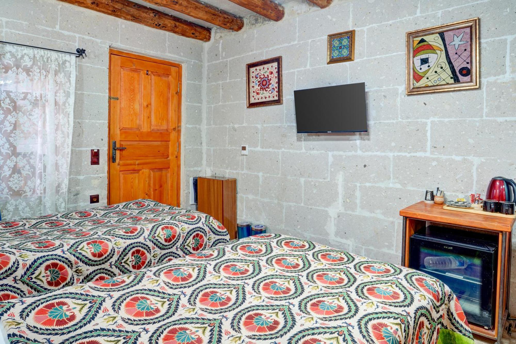 Bed and Breakfast Atax Cave House Аванос Экстерьер фото