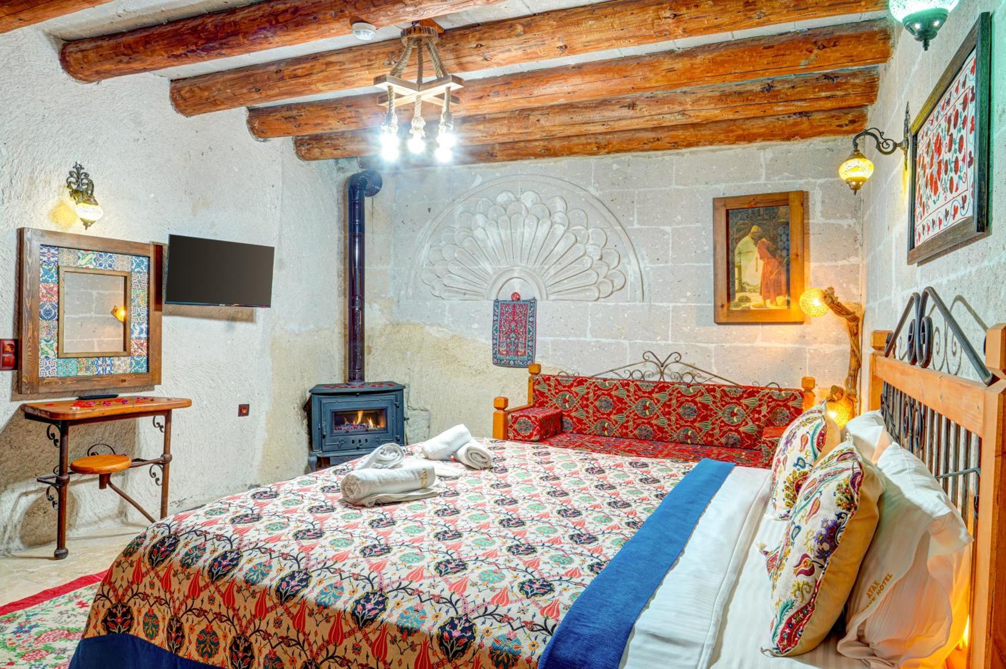 Bed and Breakfast Atax Cave House Аванос Экстерьер фото